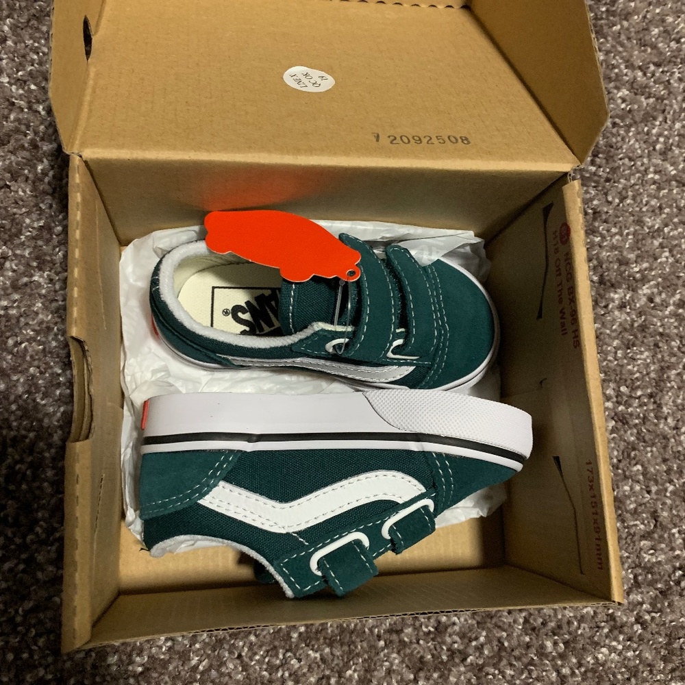 NEW BABY VANS SIZE 5C
